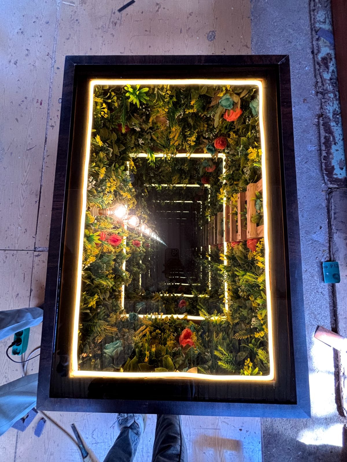 LED Flower Infinity Mirror – Decorative Wall Mirror